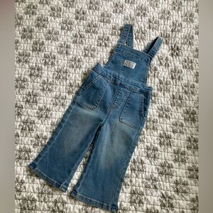 Levi’s baby girl overalls size 12M
